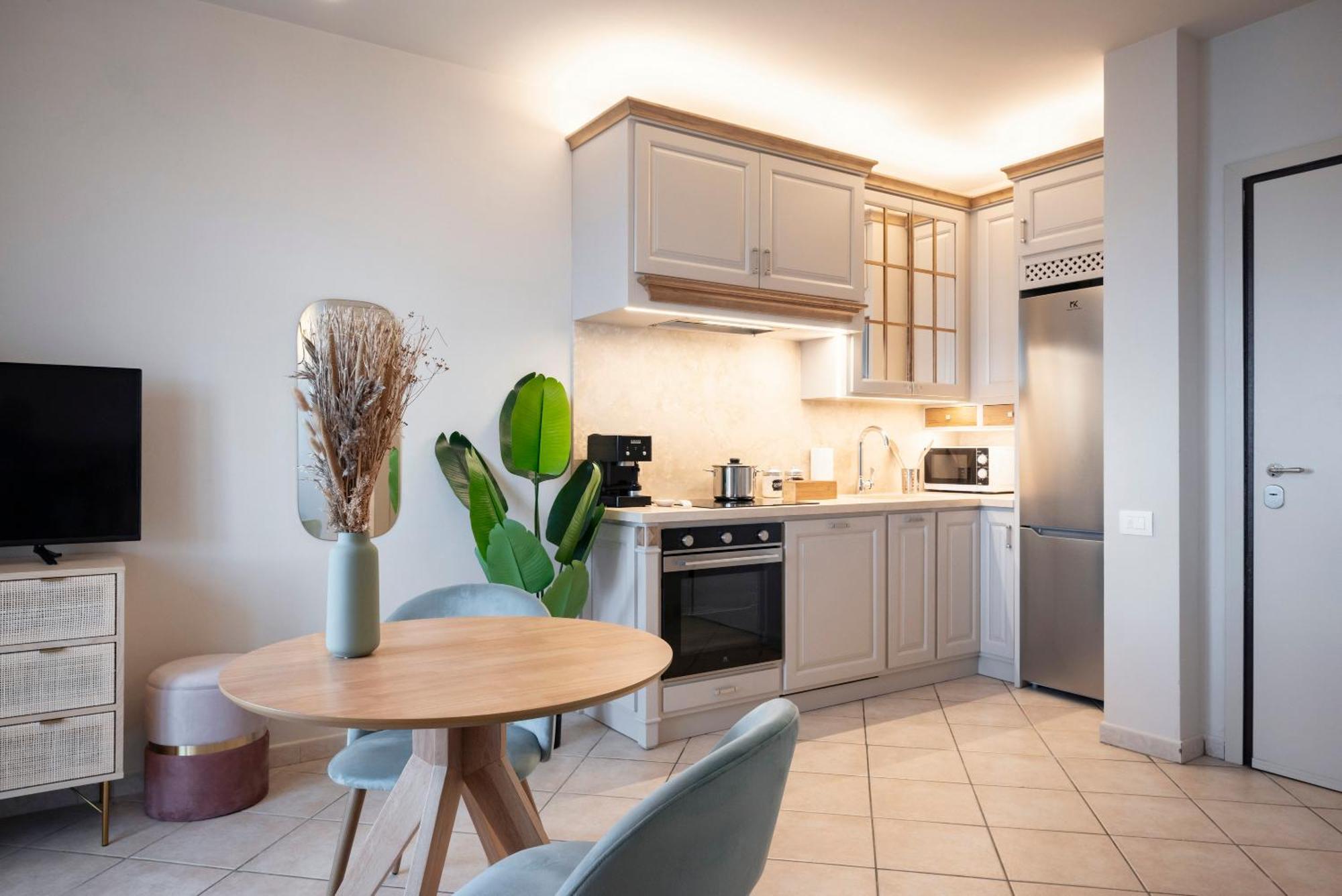 Zefiro Apartments 산빈첸초 외부 사진