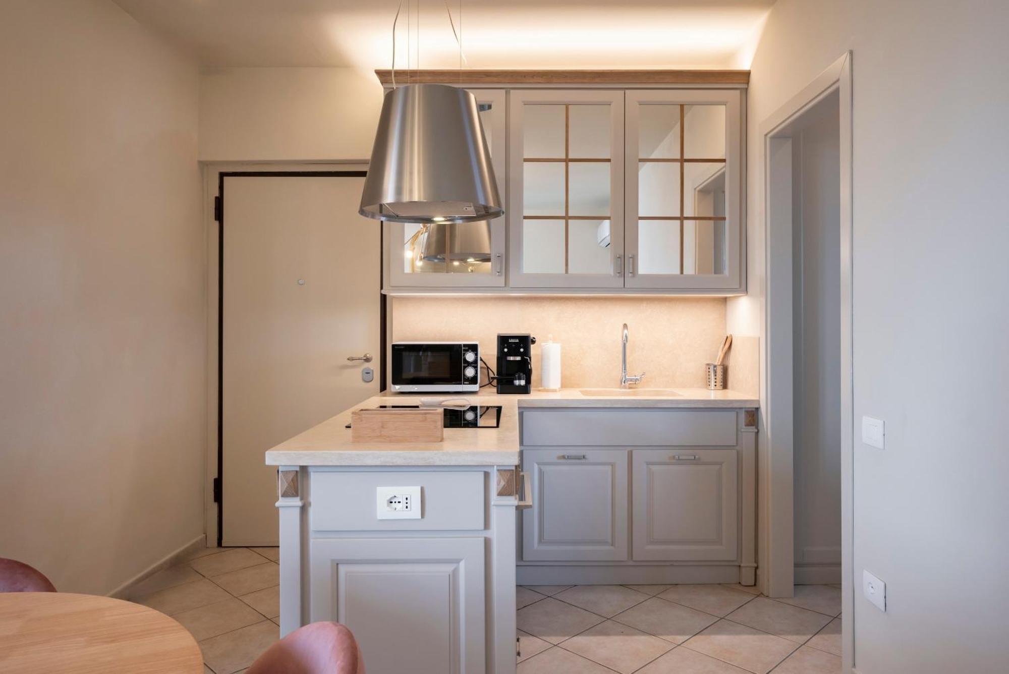 Zefiro Apartments 산빈첸초 외부 사진